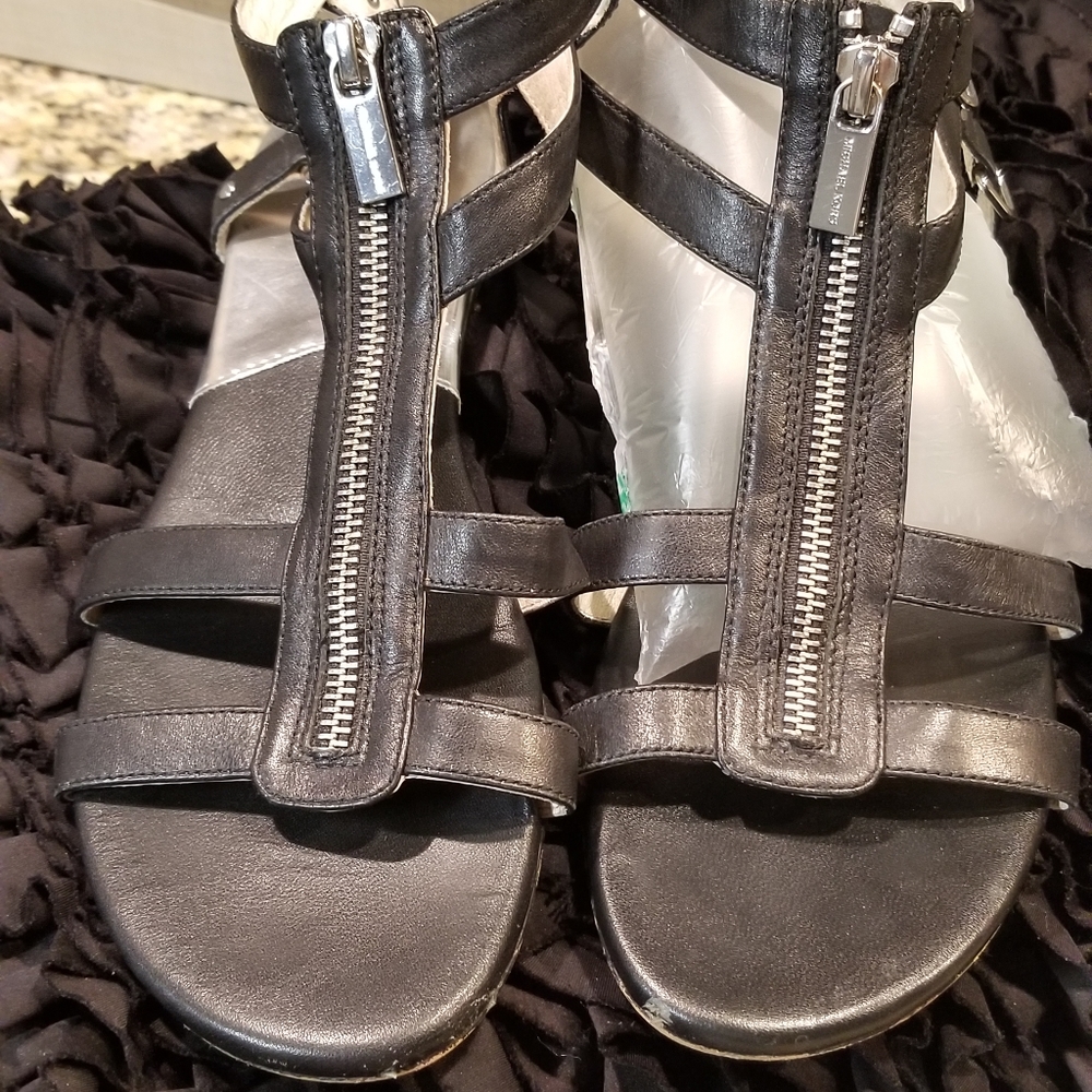 Super cute mk sandal